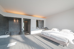 D-Hotel