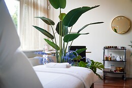 Blue Diamonds Health and Beauty Club