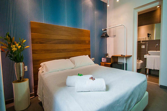 Q Hotel - photo 5