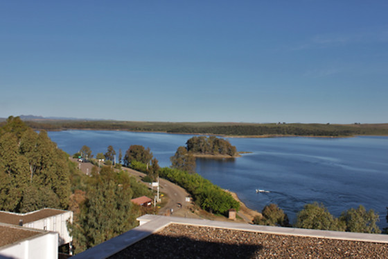 APARTAMENTOS EMBALSE DE ORELLANA - photo 3