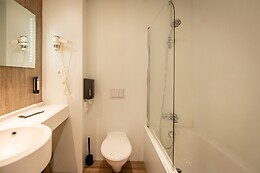 Hotel & Aparthotel Casteau Resort Mons