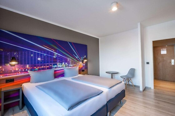 Hotel Berlin Lichtenberg - photo 11